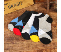 今夏必buy！潮流襪子新風(fēng)尚，穿出你的個(gè)性態(tài)度